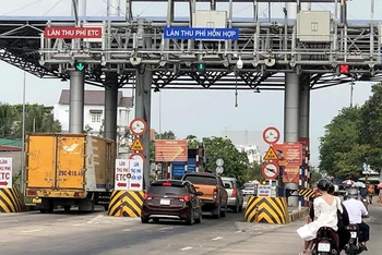 Trạm thu phí dự án BOT nâng cấp Quốc lộ 91 từ thành phố Cần Thơ đi tỉnh Hậu Giang.