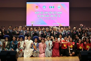 Các đại biểu dự Ngày hội sinh viên Việt Nam tại Hàn Quốc lần thứ 16. (Ảnh HANSHIN E&C)