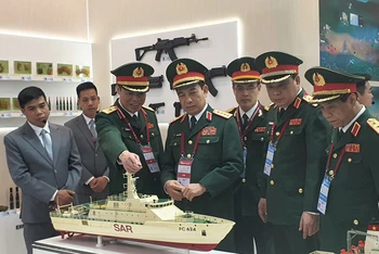 Đại tướng Phan Văn Giang và Đoàn đại biểu cấp cao Bộ Quốc phòng Việt Nam tại Army-2023.