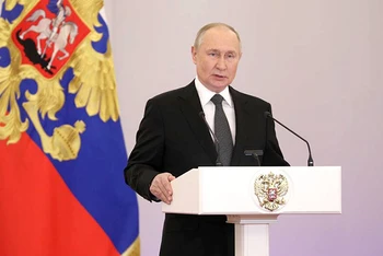 Tổng thống Nga Vladimir Putin. (Ảnh: VEDOMOSTI.RU)