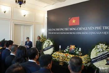 Đại sứ Đặng Minh Khôi phát biểu tại lễ viếng Tổng Bí thư Nguyễn Phú Trọng.