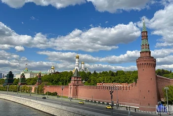 Khuôn viên Điện Kremlin ở thủ đô Moskva. (Ảnh: XUÂN HƯNG)