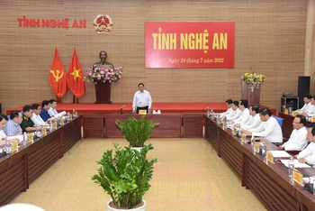 Thủ tướng Phạm Minh Chính làm việc với Ban Thường vụ Tỉnh ủy Nghệ An.