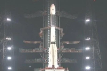 Ấn Độ đã phóng thành công 36 vệ tinh lên vũ trụ bằng tên lửa hạng nặng LVM3. (Nguồn: newsroomodisha.com/TTXVN)