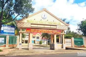 Trường cao đẳng Kỹ thuật Đắk Lắk, nơi xảy ra sai phạm.