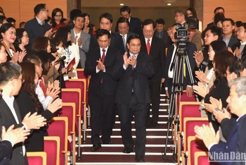 Thủ tướng Phạm Minh Chính đến dự hội nghị.