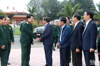Đại tướng Lương Cường thăm, chúc Tết tại Thừa Thiên Huế.