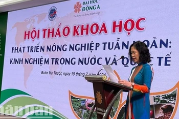 Phó Giáo sư, Tiến sĩ Trần Thị Lan Hương, Viện Hàn lâm khoa học xã hội Việt Nam báo cáo đề dẫn Hội thảo.