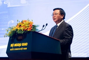 Đồng chí Nguyễn Xuân Thắng phát biểu chỉ đạo tại Hội thảo. (Ảnh: SƠN TÙNG)
