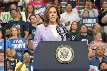 Phó Tổng thống Mỹ Kamala Harris phát biểu trong cuộc vận động tranh cử ở Las Vegas, bang Nevada ngày 10/8/2024. (Ảnh: Kyodo/TTXVN)