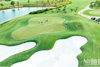 Royal Long An Golf & Villas ở huyện Đức Huệ, tỉnh Long An.