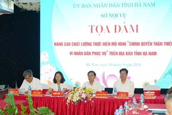 Các đồng chí chủ trì tọa đàm.