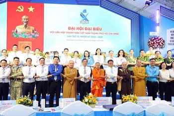 Các đại biểu dự đại hội.