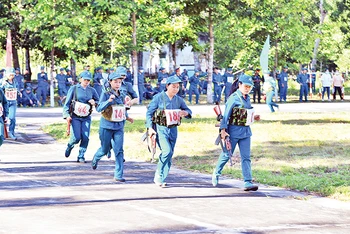 Lực lượng dân quân tự vệ tại Tiền Giang thường xuyên được huấn luyện kỹ năng chiến đấu, sẵn sàng đáp ứng yêu cầu nhiệm vụ.