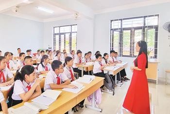Một giờ học tại Trường THCS Quách Xuân Kỳ (Quảng Bình).