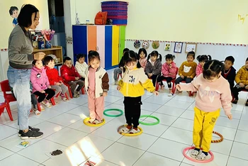 Học sinh Trường mầm non Đông Quý, huyện Tiền Hải (Thái Bình) trong giờ học. (Ảnh THU PHƯƠNG)