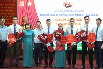 Hằng năm Đảng ủy Công ty cổ phần Than Núi Béo phấn đấu kết nạp từ năm đến bảy đảng viên là người dân tộc thiểu số.