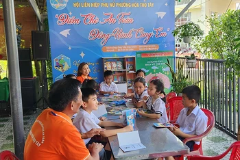 “Điểm chờ an toàn đồng hành cùng em” đặt tại Nhà sinh hoạt cộng đồng khu dân cư số 1, phường Hòa Thọ Tây, quận Cẩm Lệ.