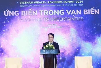 Thứ trưởng Kế hoạch và Đầu tư Trần Quốc Phương phát biểu tại Diễn đàn.