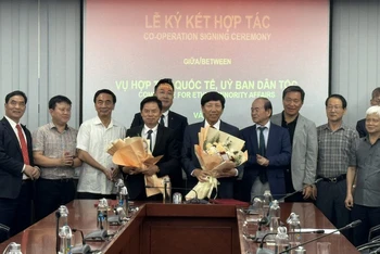 Quang cảnh lễ ký Thỏa thuận hợp tác.