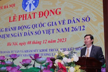 Phó Giám đốc Sở Y tế Hà Nội Trần Văn Chung phát biểu tại lễ phát động.