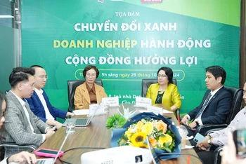 Các đại biểu tham gia Diễn đàn "Chuyển đổi xanh: Doanh nghiệp hành động, cộng đồng hưởng lợi".