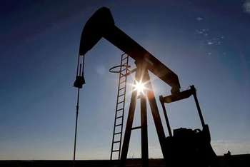 Đâu là yếu tố quyết định giá dầu thô?