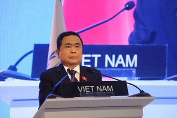 Phó Chủ tịch thường trực Quốc hội Trần Thanh Mẫn phát biểu tại Phiên họp toàn thể Đại hội đồng IPU-146. Ảnh: TTXVN