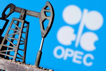 OPEC+ tiếp tục ổn định thị trường dầu mỏ 