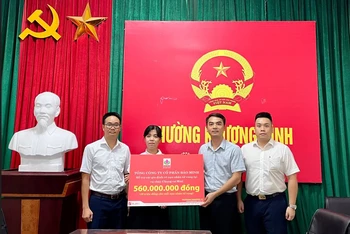 Bảo Minh ủng hộ hơn nửa tỷ đồng cho các gia đình có nạn nhân tử vong trong vụ cháy chung cư mini tại Khương Hạ
