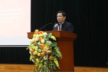 Đồng chí Nguyễn Văn Thể, Ủy viên Trung ương Đảng, Bí thư Đảng ủy khối phát biểu tại hội nghị.
