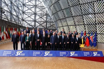 Các nhà lãnh đạo Liên minh châu Âu chụp ảnh cùng các đối tác tại Khu vực Kinh tế châu Âu, Iceland, Na Uy và Liechtenstein. Brussels, Bỉ ngày 22/3/2024. REUTERS/Yves Herman