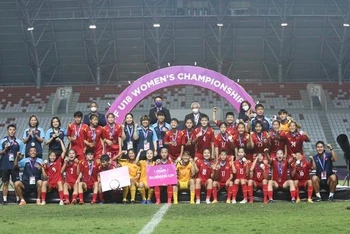 Đội tuyển nữ U18 Việt Nam giành chức Á quân Giải vô địch Bóng đá nữ U18 Đông Nam Á 2022. Ảnh: VFF