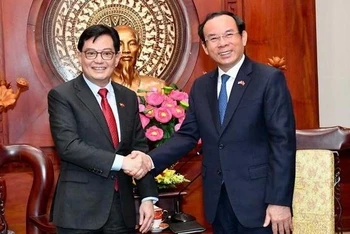 Bí thư Thành ủy TP Hồ Chí Minh Nguyễn Văn Nên tiếp Phó Thủ tướng Singapore Vương Thụy Kiệt. (Ảnh: VIỆT DŨNG/hcm.gov.vn)