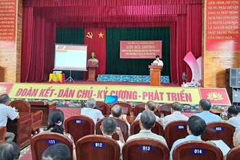 Buổi tập huấn công tác Ðảng do Huyện ủy Hương Sơn tổ chức dành cho bí thư, phó bí thư chi bộ trực thuộc các đảng ủy xã, thị trấn năm 2022. (Ảnh: NGÔ TUẤN)