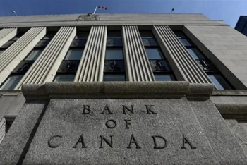 Quang cảnh bên ngoài Ngân hàng Trung ương Canada ở Ottawa. (Ảnh: The Canadian Press/TTXVN)