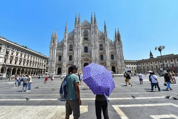 Quảng trường Duomo, Milan, Italia. (Ảnh: Reuters)