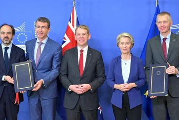 Lễ ký kết FTA giữa EU và New Zealand. (Ảnh EC)