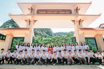 Học sinh Trường THCS và THPT Trung Hóa, Quảng Bình. (Ảnh: http://quangbinh.edu.vn/)