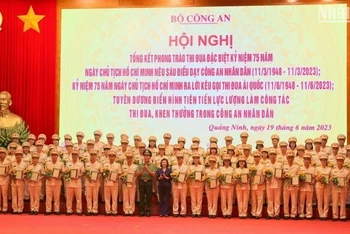 75 điển hình tiên tiến làm công tác thi đua, khen thưởng trong Phong trào thi đua đặc biệt kỷ niệm 75 năm Ngày Chủ tịch Hồ Chí Minh nêu Sáu điều dạy Công an nhân dân, tháng 6/2023. 