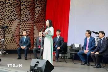 Thứ trưởng Bộ Ngoại giao Việt Nam Lê Thị Thu Hằng phát biểu tại lễ khai mạc. (Ảnh: Xuân Giao/TTXVN)