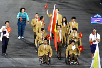 Đoàn thể thao người khuyết tật Việt Nam diễu hành tại Lễ khai mạc Paralympic Paris 2024. Ảnh: tdtt.gov.vn 