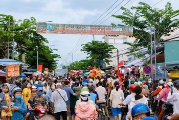 Hơn 43.000 lượt người tham quan Festival 100 năm dừa sáp Trà Vinh và Tuần lễ Vu lan thắng hội 2024.