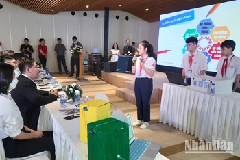 Học sinh Thành phố Hồ Chí Minh tham gia cuộc thi chuyển đổi số trong ngành giáo dục.