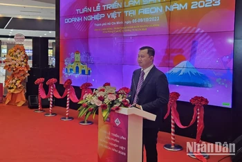 Ông Trần Phú Lữ, Giám đốc Trung tâm Xúc tiến Thương mại và Đầu tư Thành phố Hồ Chí Minh phát biểu tại triển lãm.