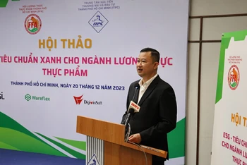Ông Trần Phú Lữ, Giám đốc Trung tâm Xúc tiến Thương mại và Đầu tư Thành phố Hồ Chí Minh phát biểu tại hội thảo.