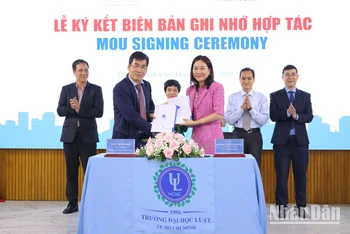 Trường đại học Luật Thành phố Hồ Chí Minh ký kết biên bản ghi nhớ với các đơn vị.