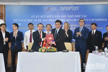 Đại học Quốc gia Thành phố Hồ Chí và Tập đoàn công nghệ Synopsys (Hoa Kỳ) ký kết biên bản hợp tác 