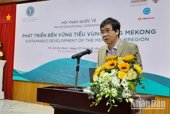 Tiến sĩ Lê Trường Sơn, Hiệu trưởng Trường đại học Luật Thành phố Hồ Chí Minh phát biểu tại hội thảo.