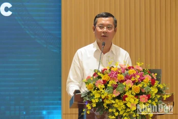 Thứ trưởng Giáo dục và Đào tạo Nguyễn Văn Phúc phát biểu tại tọa đàm.